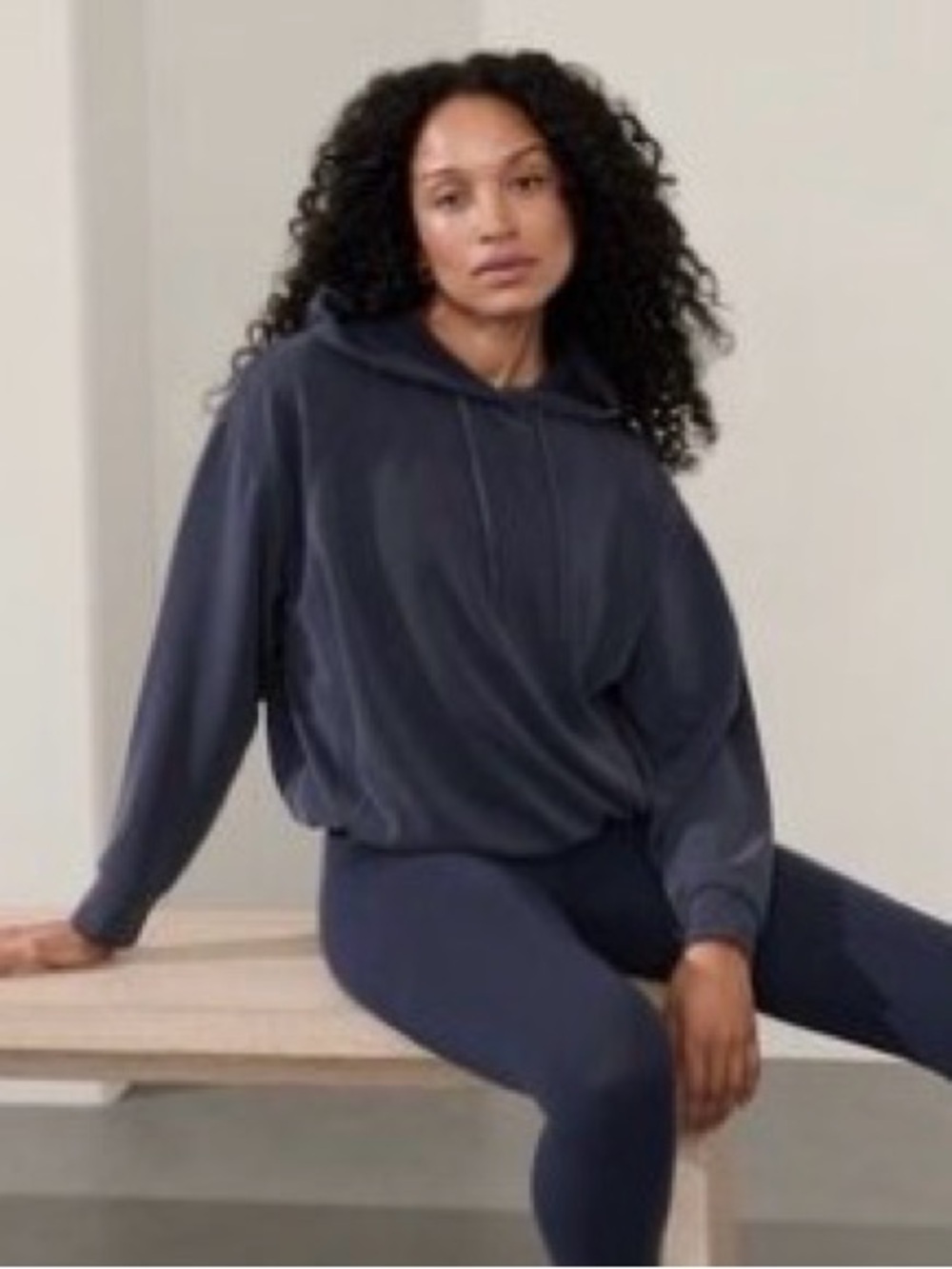 Athleta seasoft Navy sweatshirt